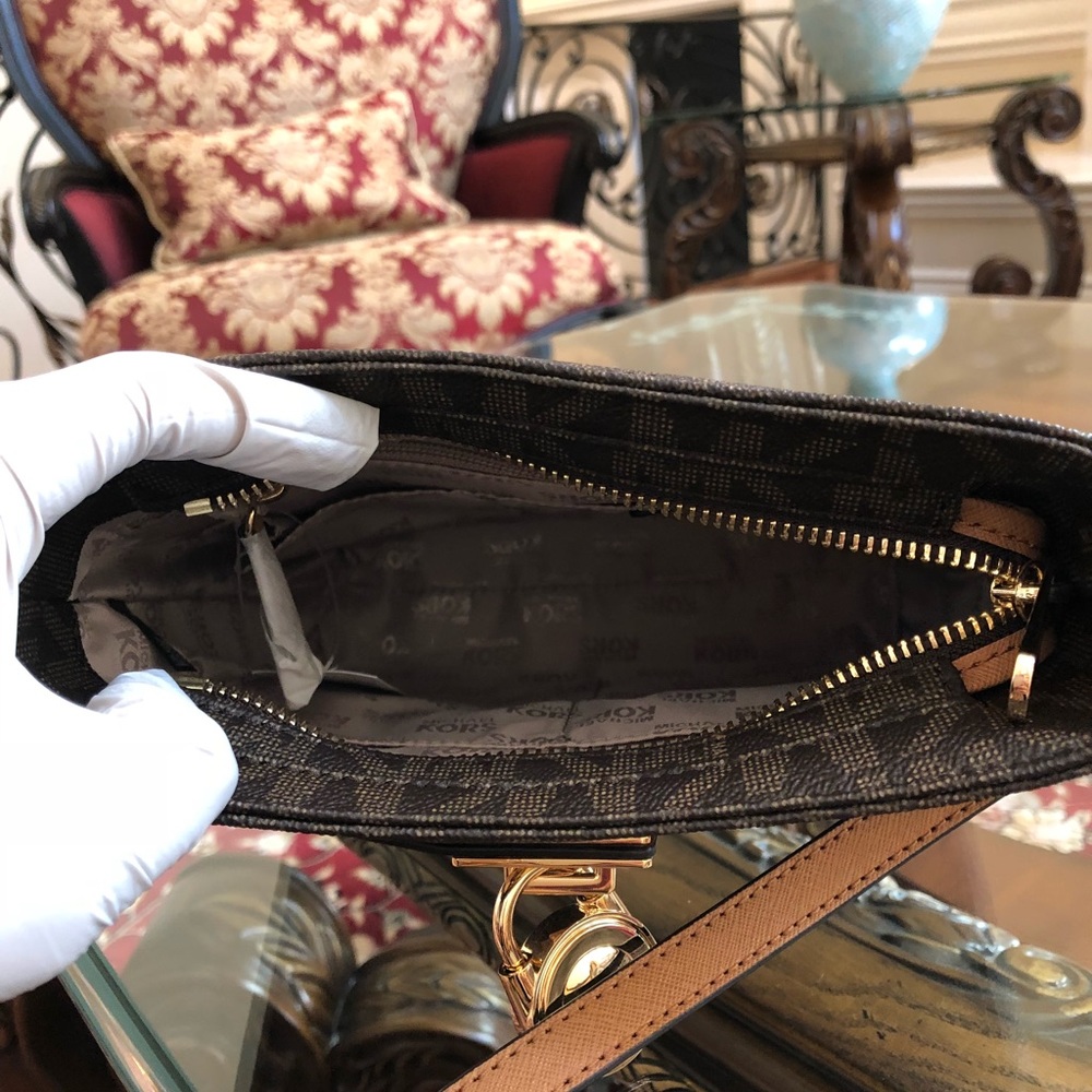 Authentic Michael Kors crossbody handbag&wallet - Picture 5 of 8